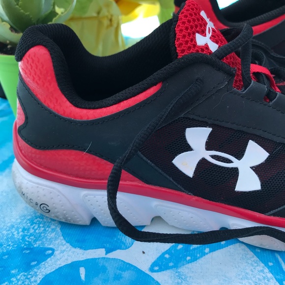 UNDER ARMOUR youth sneakers - Picture 2 of 5